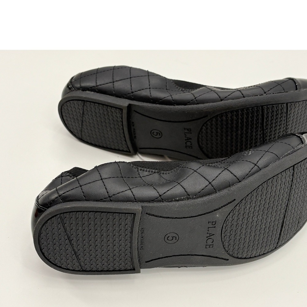 The Childrens Place Girls Black Quilted Ballet Flats Patent Cap Toe Size 5 NEW